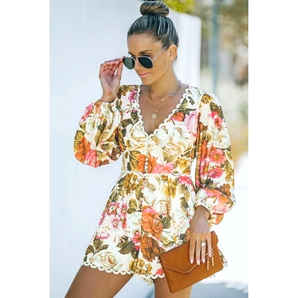 LAST ONE! Floral V-Neck With Lace Trim Romper NWT - Picture 3 of 7